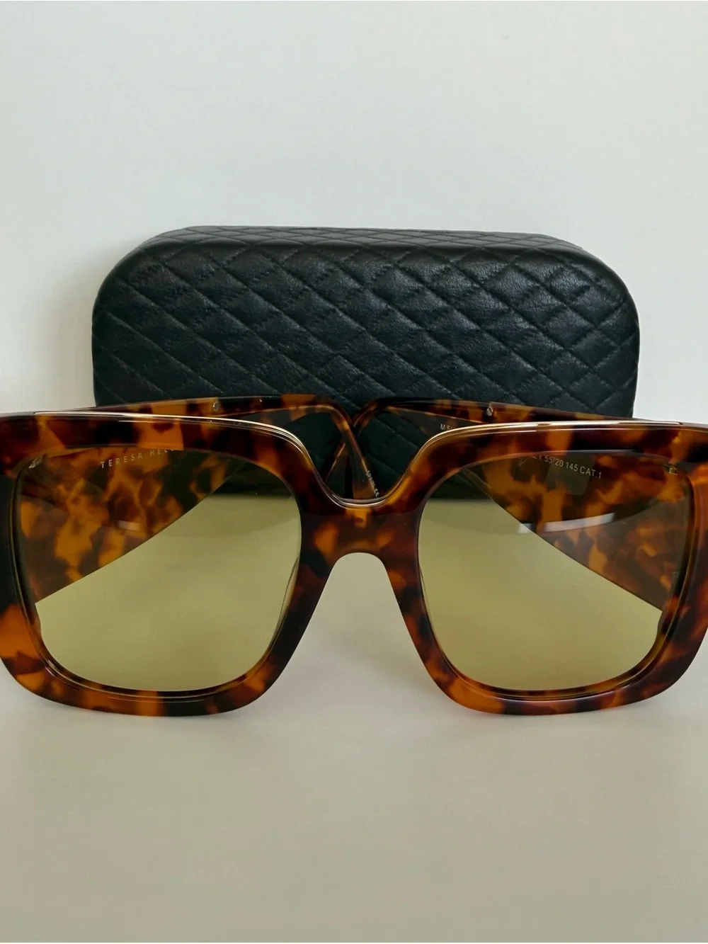 NEW!!! MO women oversized sunglasses European brand Retail 275$